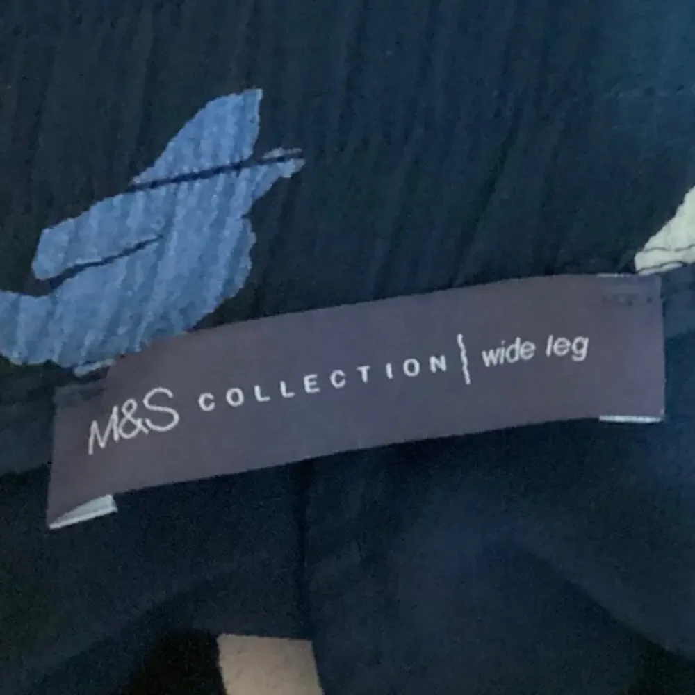 Marks & Spencer Women's Navy Floral Print Mid Rise Wide Leg Trouser Pants 36